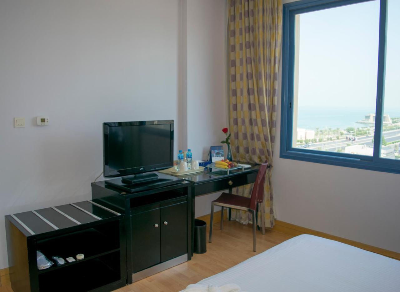 Le Royal Corniche Hotell Salmiya Exteriör bild